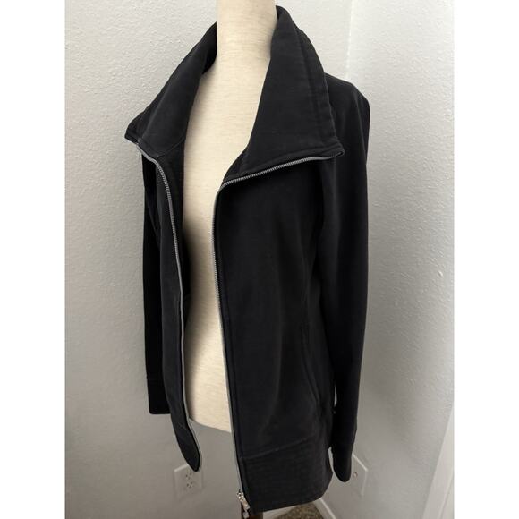 Lululemon women’s Black Jacket Full Zipper Size Small Long Sleeve - Picture 1 of 6